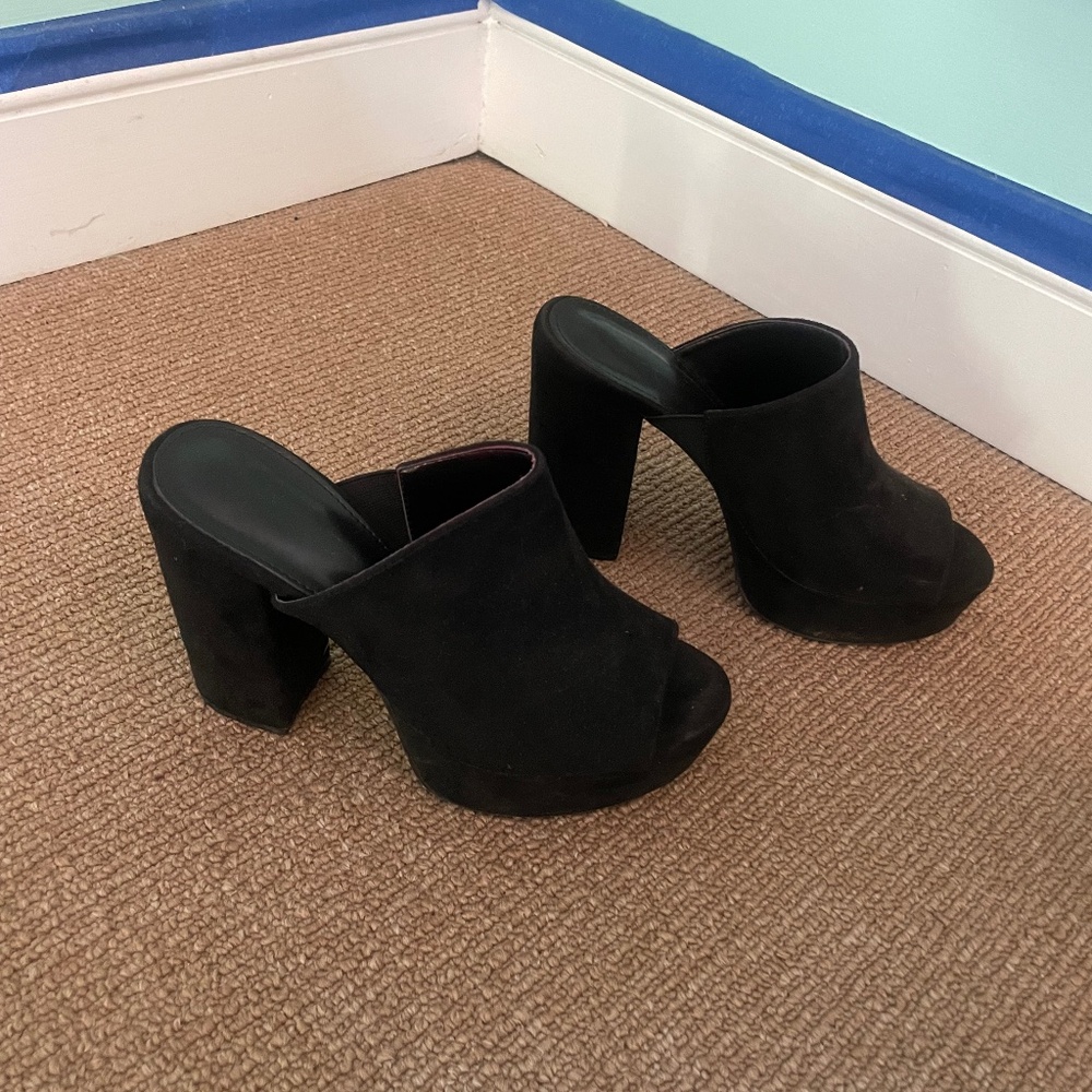 Lulus chunky suede slip on heels